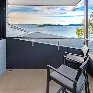 Apartment Edge On By Hiha, Hamilton Island